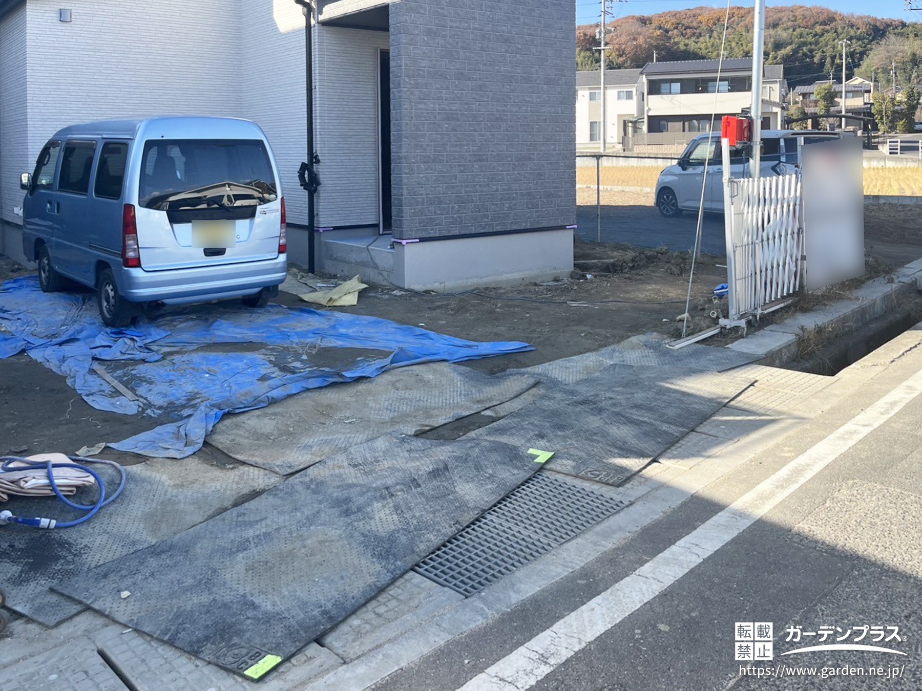 施工前の凸凹のあるお庭