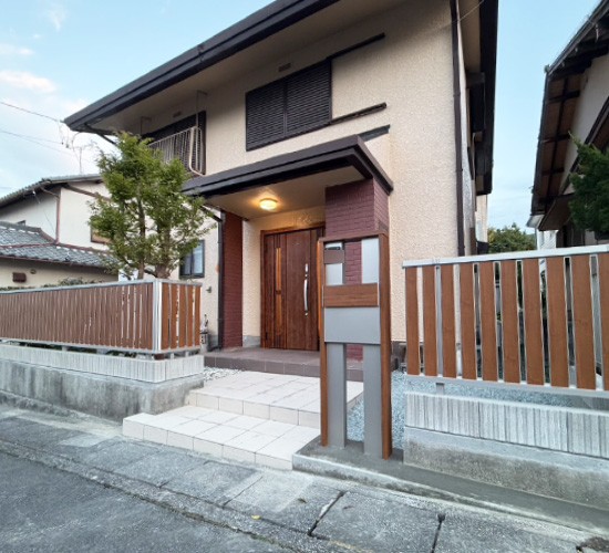 玄関アプローチのリフォーム工事！お住まいの「顔」を明るく生まれ変わらせました！