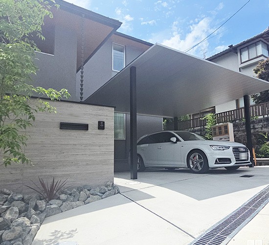 洗練されたモノトーンで魅せる!ホテルライクな新築外構の施工例をご紹介