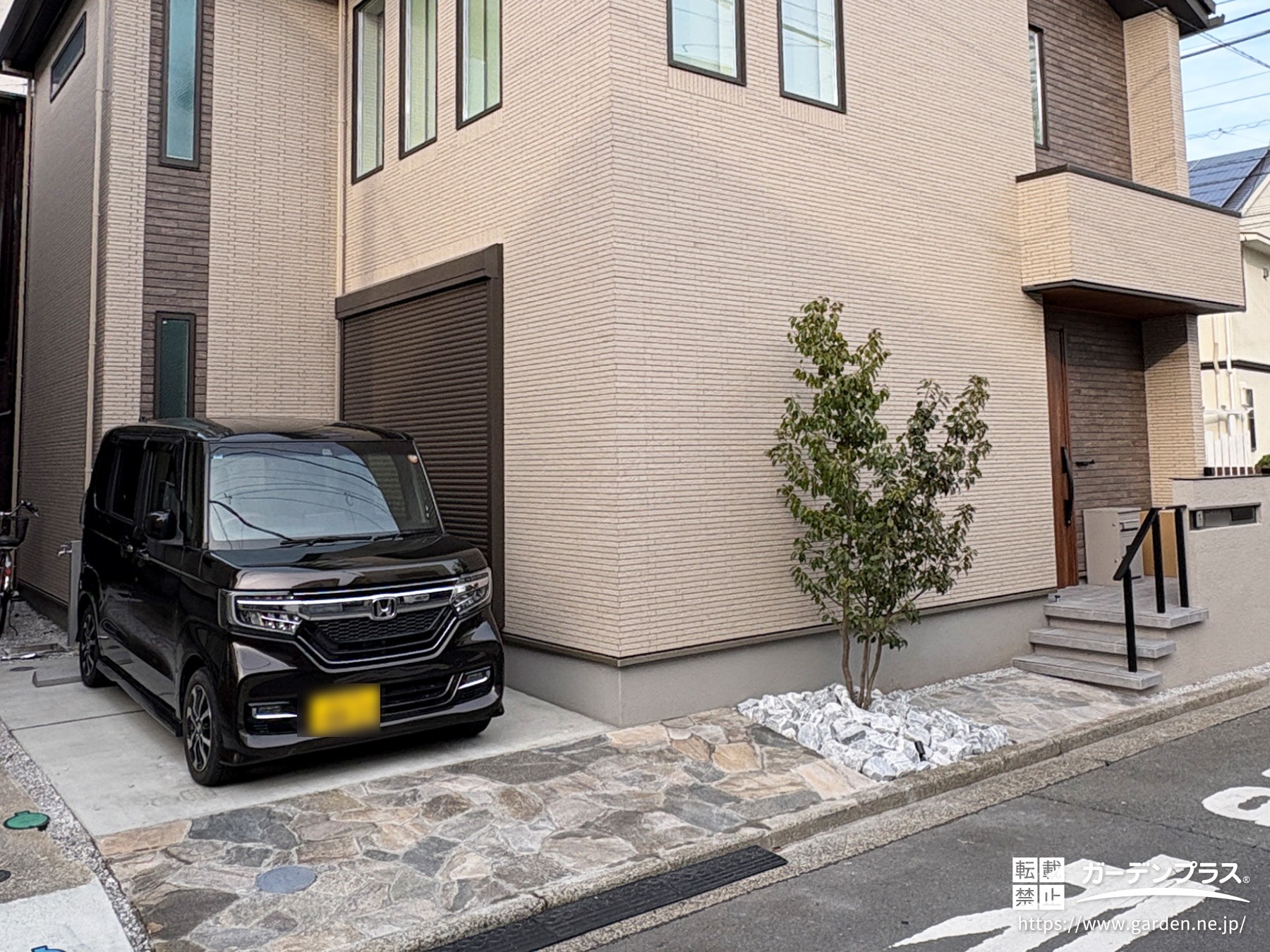 自転車の出し入れもしやすい駐車・駐輪スペース
