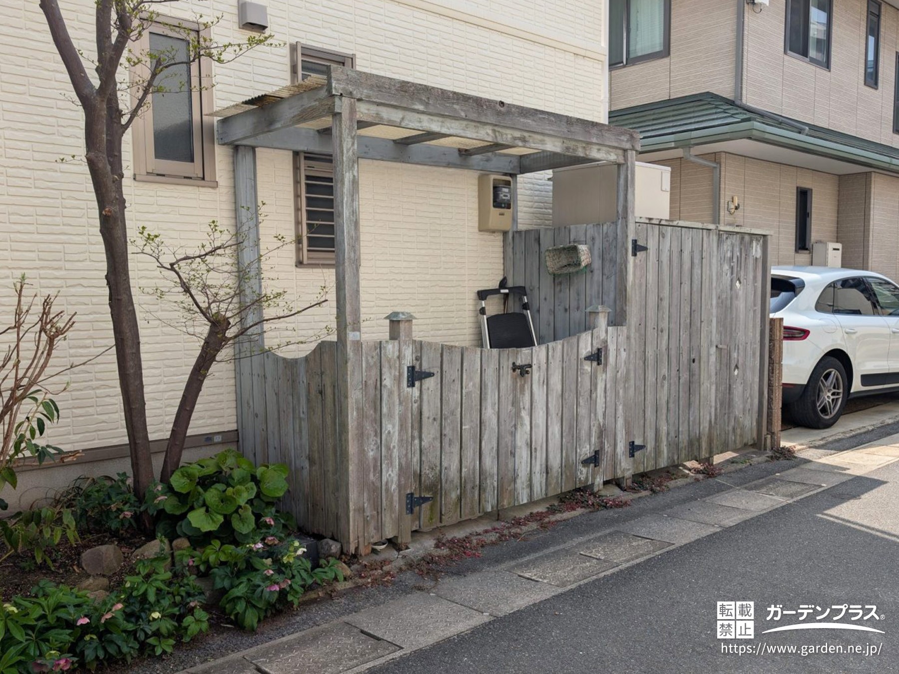施工前の木製のストックヤード