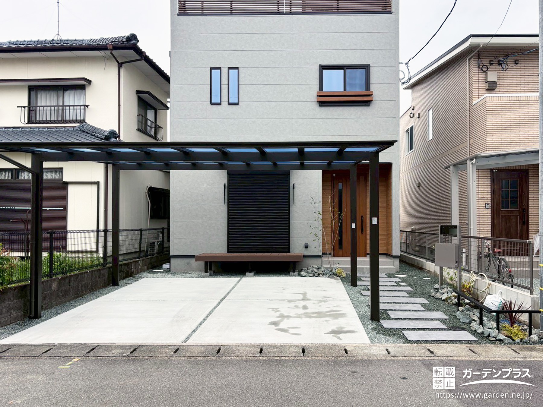 玄関のロックガーデンや平板でおしゃれに作る新築外構施工例