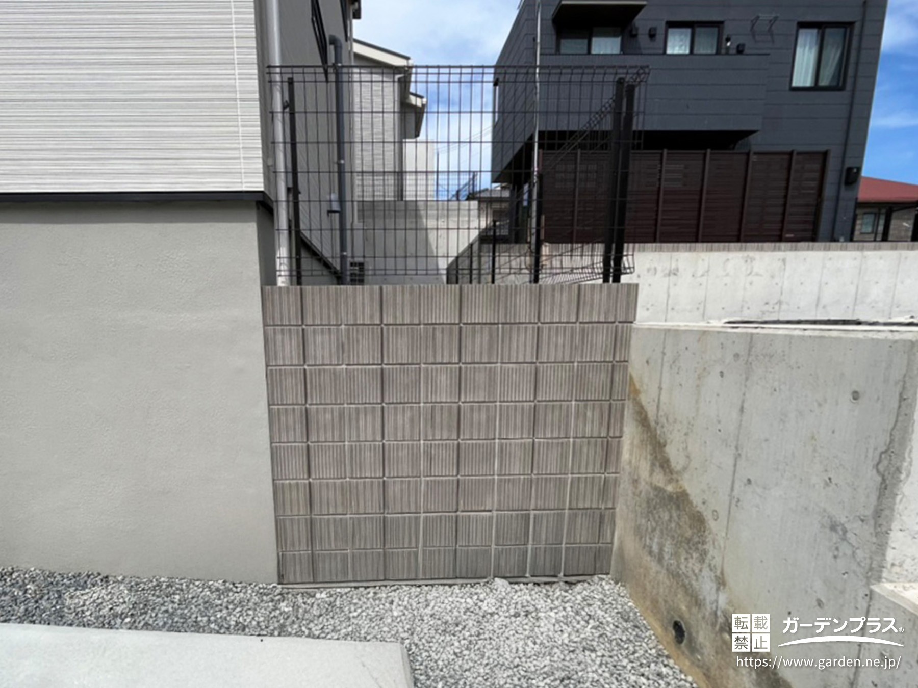 型枠ブロックを使用した頑丈な土留め