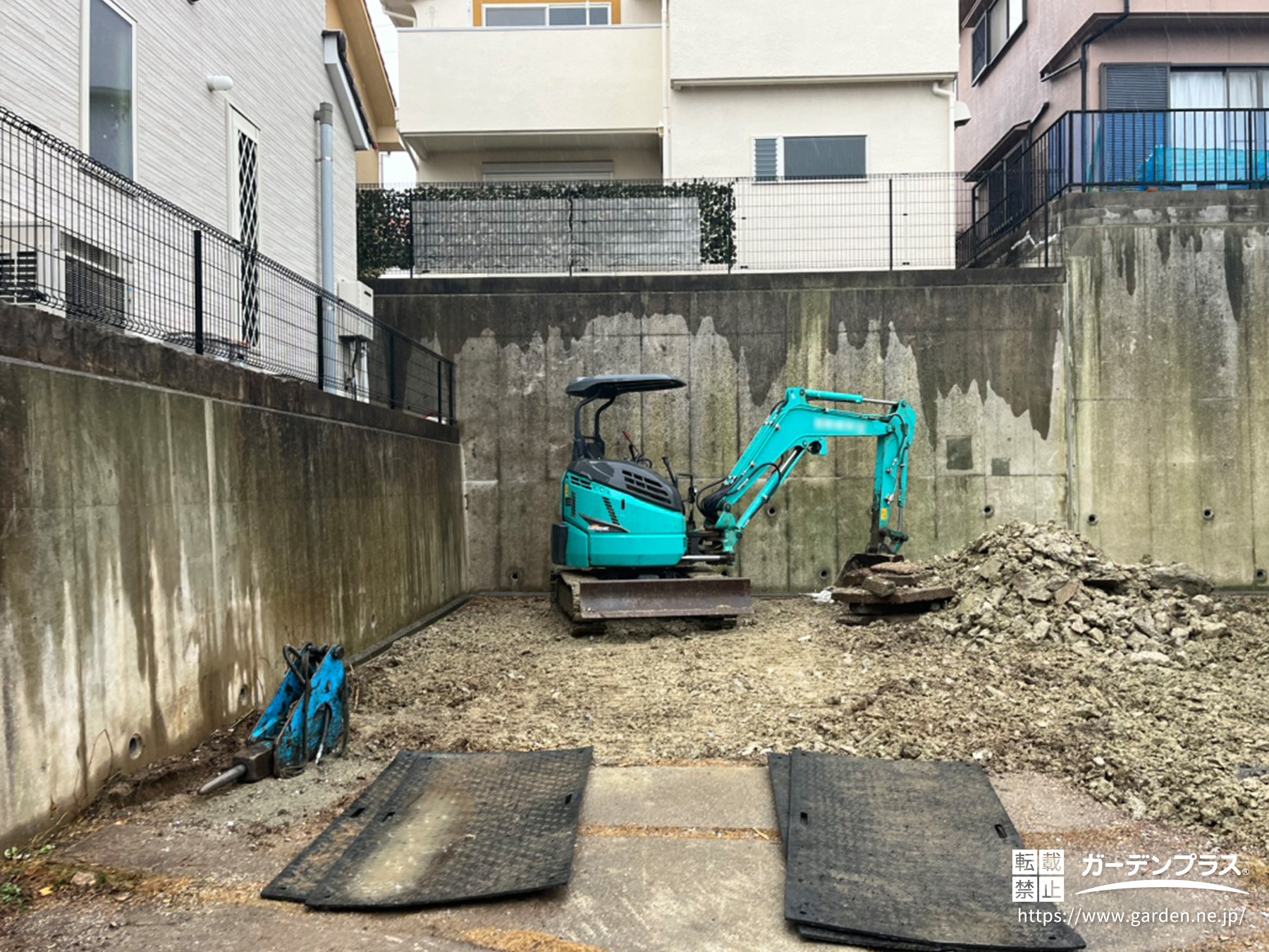 重機を使用した外構工事