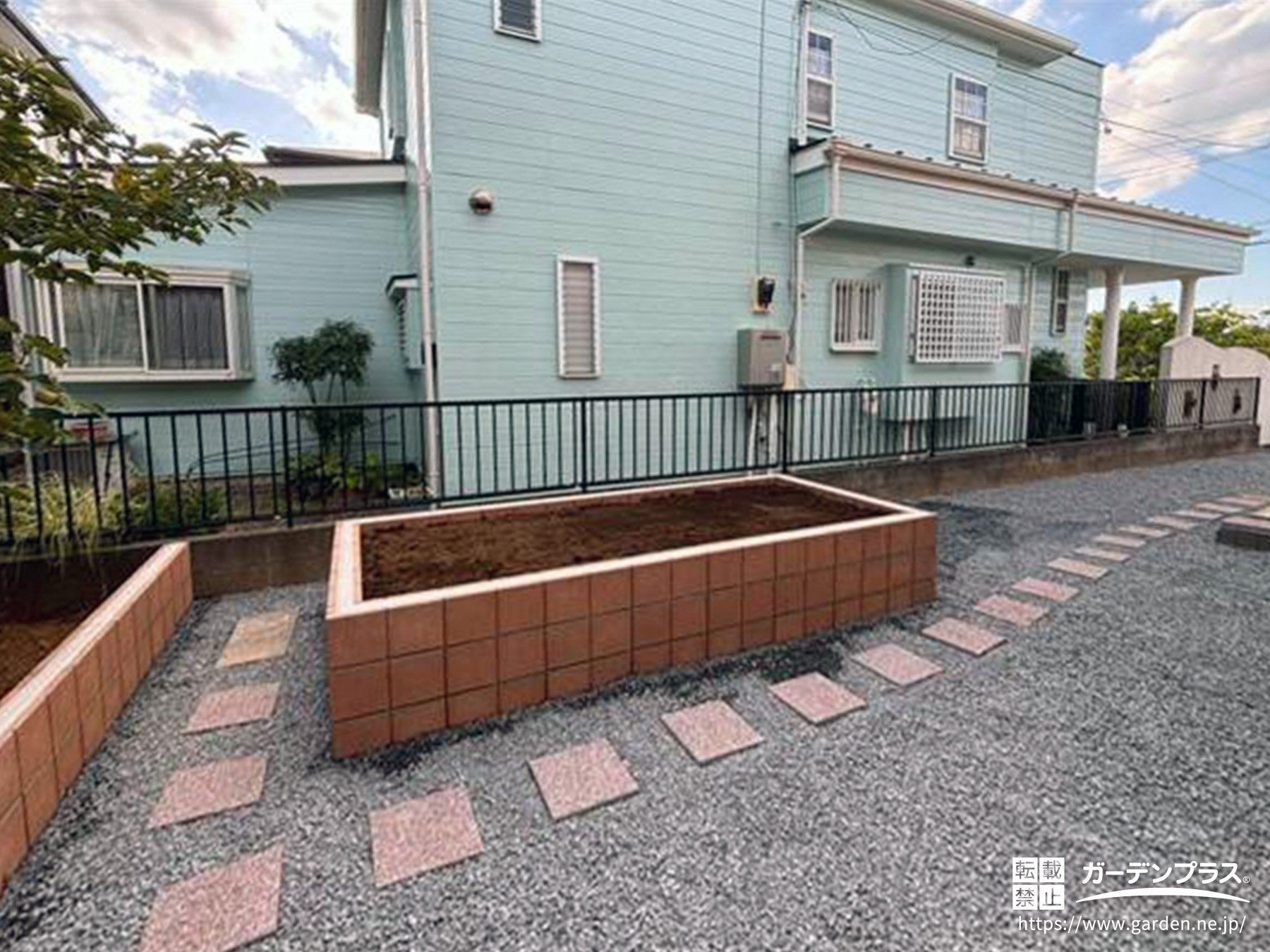 ブロックでつくった菜園スペース