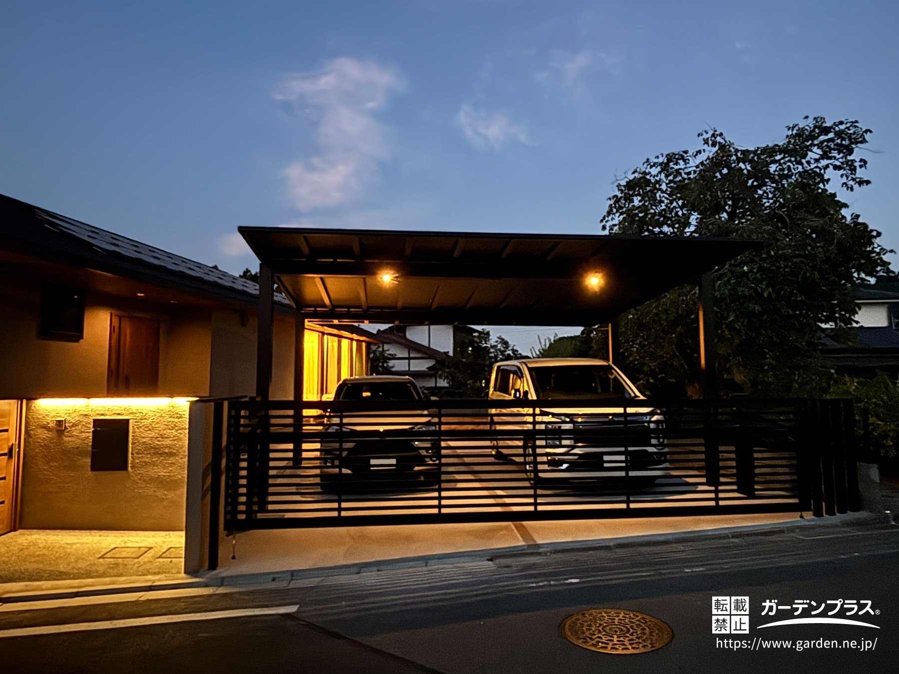 夜の外構を温かく照らし出すエフルージュFIRST