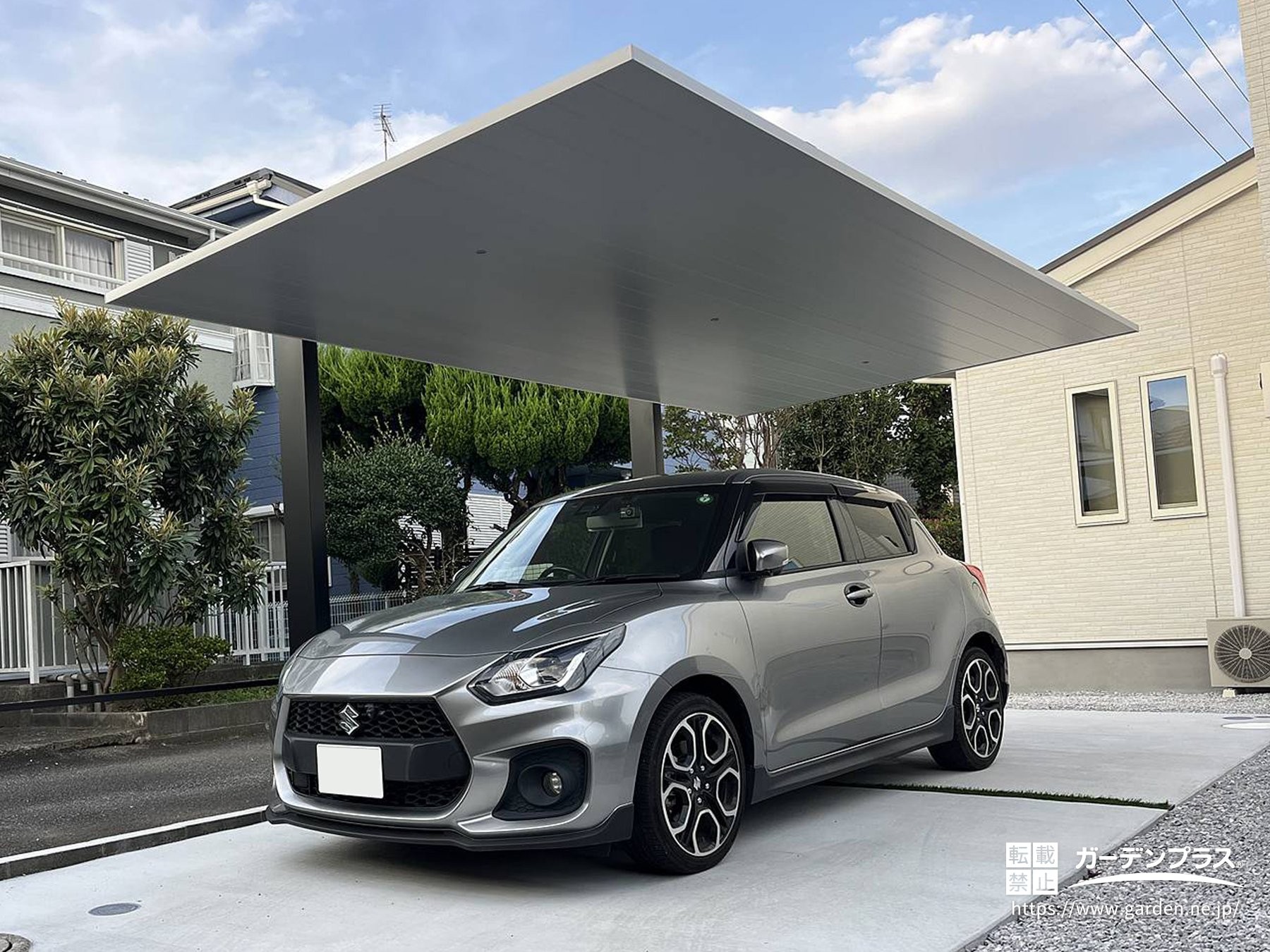 白の直線美が際立つ1台用のカーポートSC