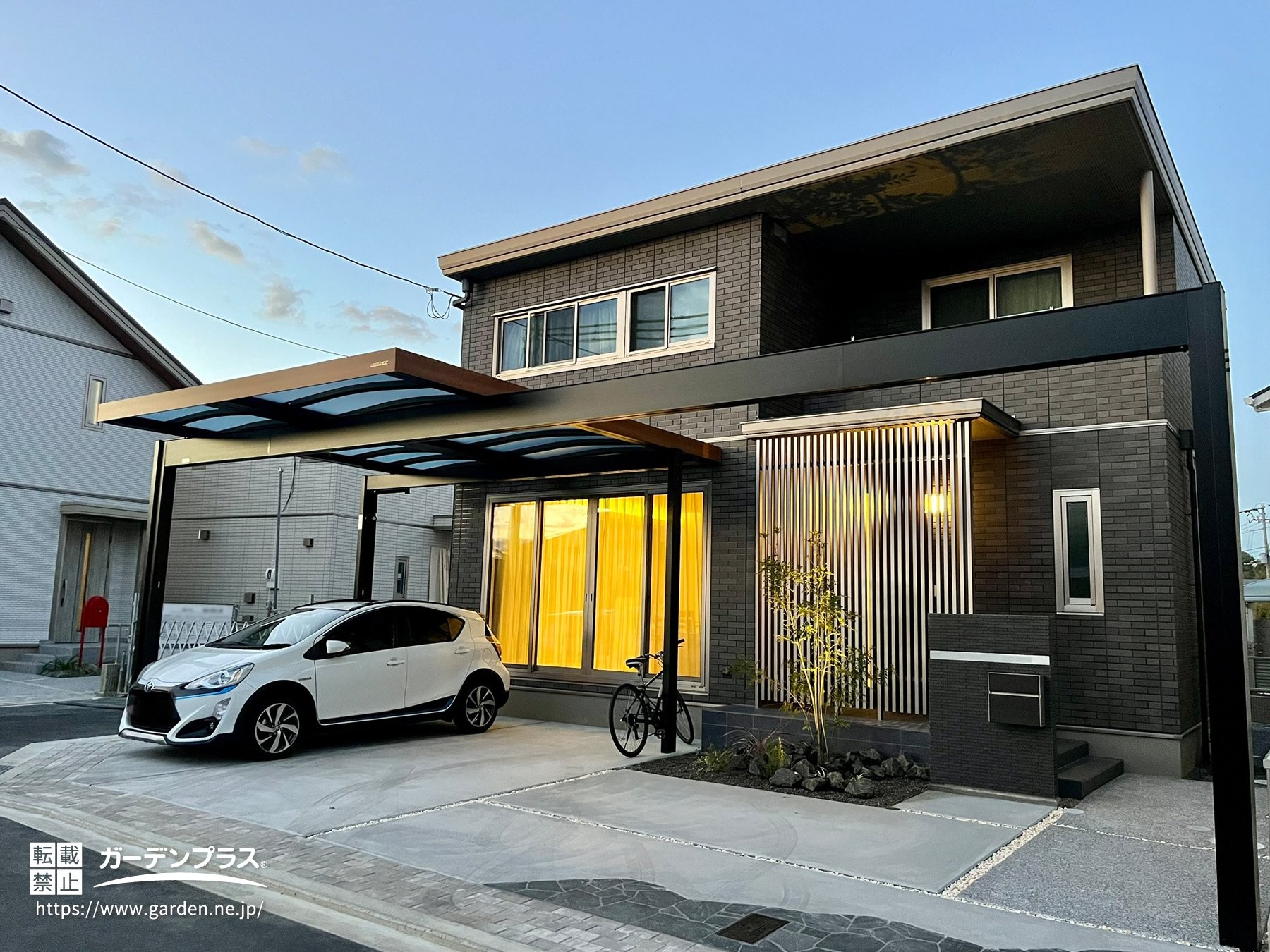 アプローチまで繋がるダイナミックな梁のU.スタイル アゼスト