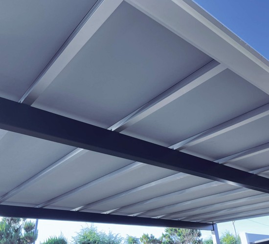 【業界初】三協アルミ「シルバーポリカ」新発売！次世代の屋根材を徹底解説