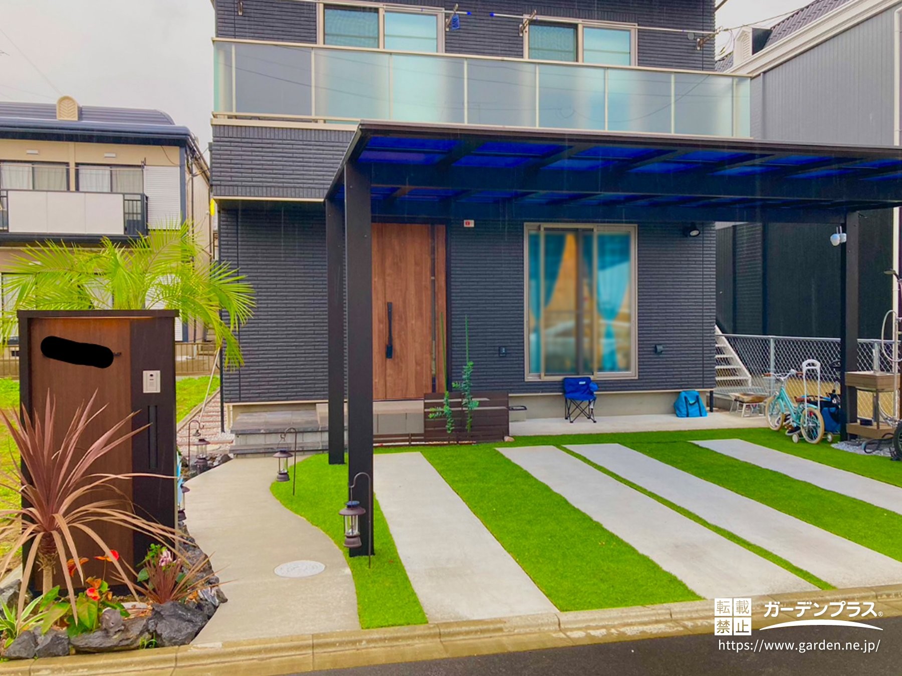 個性的で明るい印象の外構