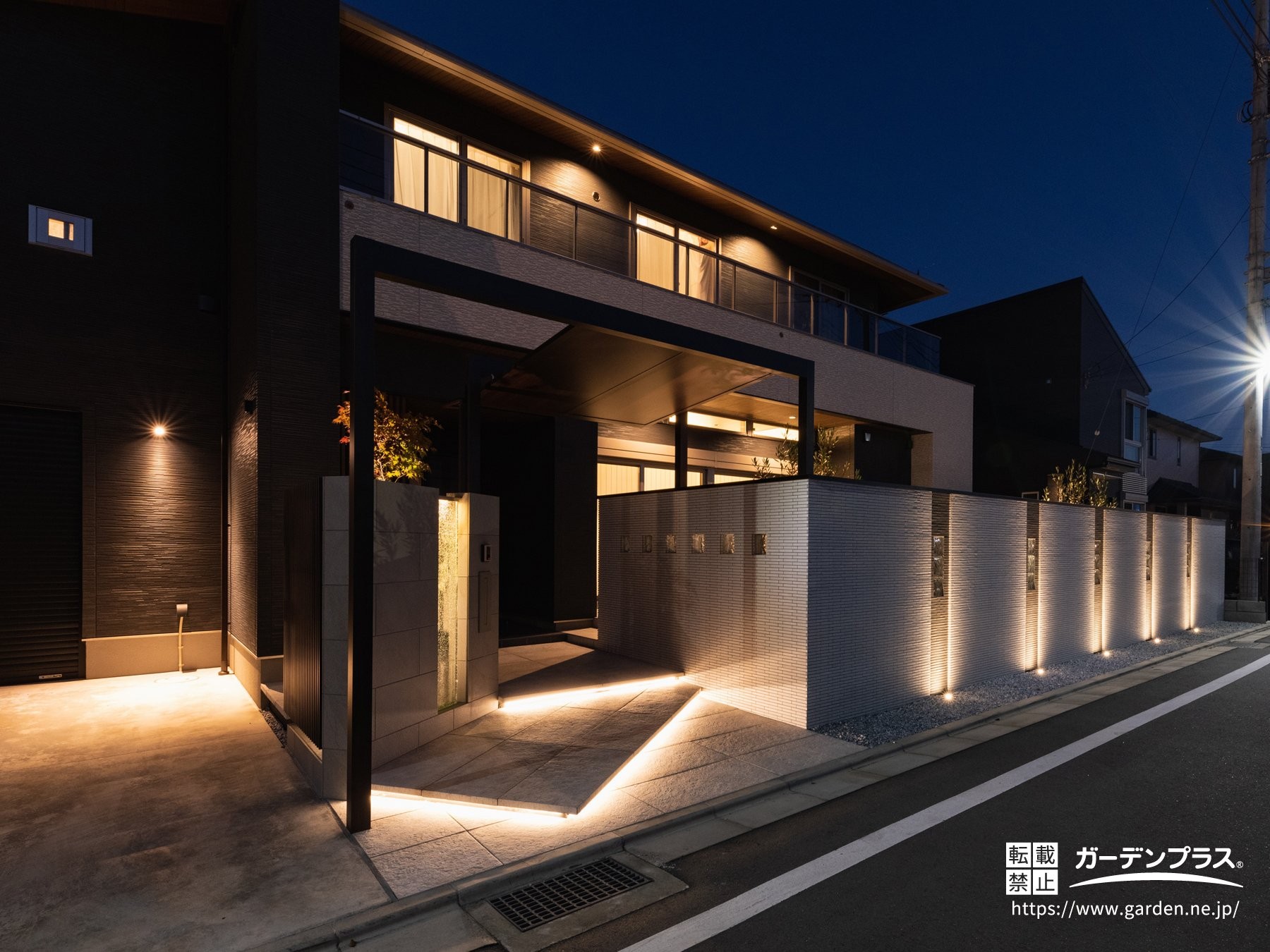 モダンで洗練された外構照明