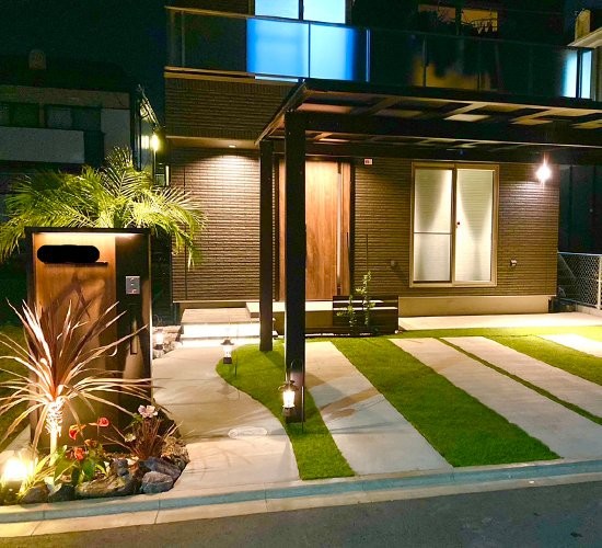 おしゃれな家は「光」が違う!プロが教える外構照明のテクニックと選び方