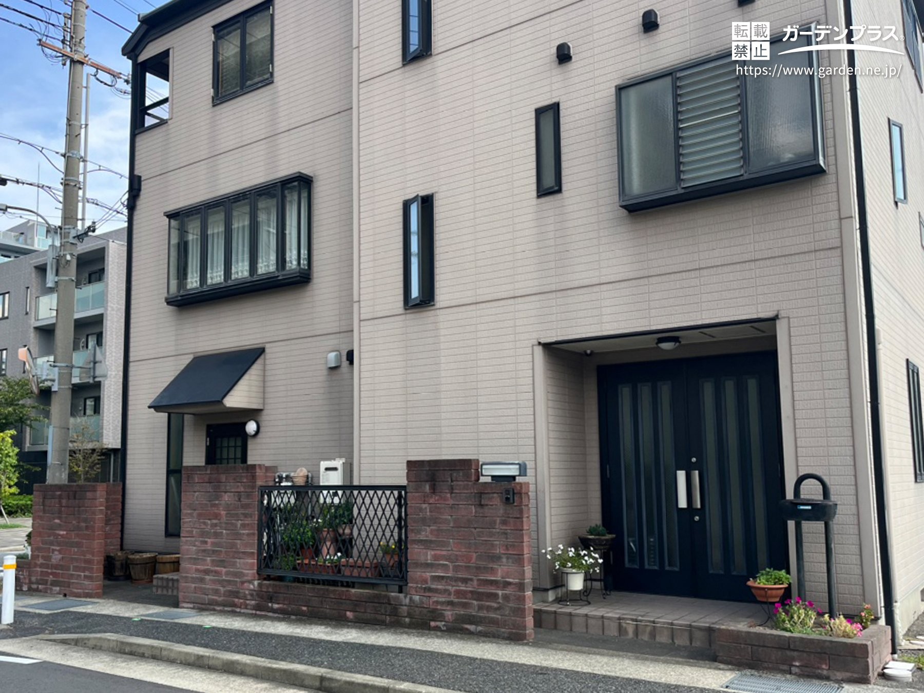 赤レンガのブロック塀を使用した外構