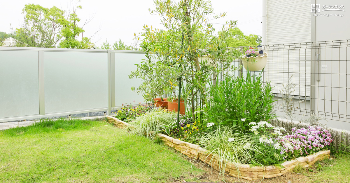 わずかなスペースで存在感を放つ！花壇で季節を感じるお庭づくり