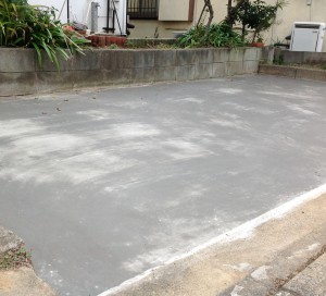 シンプルな駐車場コンクリート舗装が完了しました
