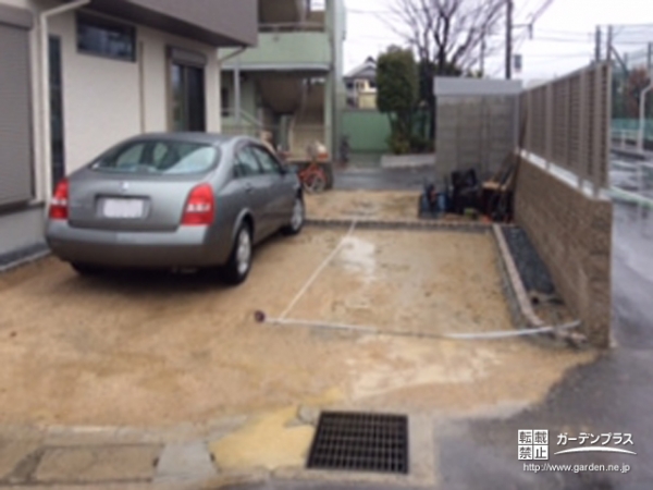 施工前の砂地による駐車スペース