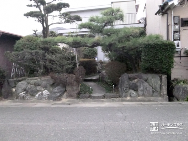 施工前の植栽が生茂った様子