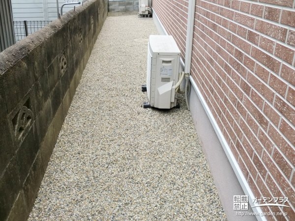 犬走砂利敷による雑草対策工事