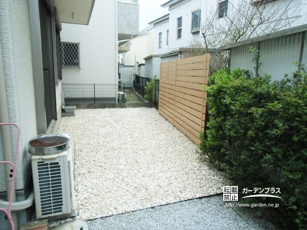 目隠しフェンス、砂利の設置工事