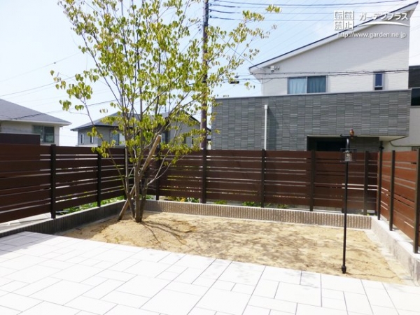 お手入れ簡単な目隠しフェンス