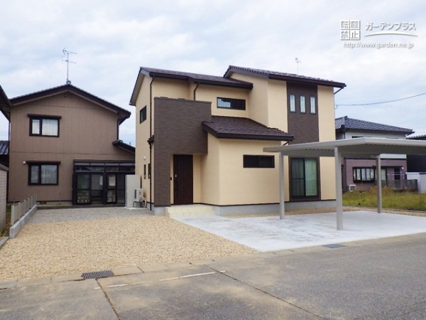 広々と快適に出し入れできる駐車スペース