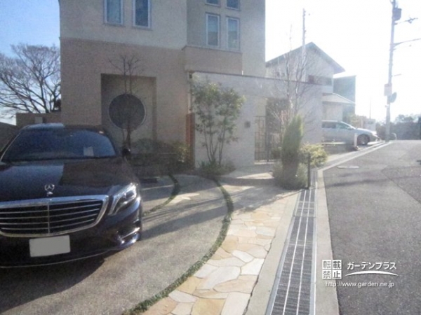 カーポート設置前の駐車スペース