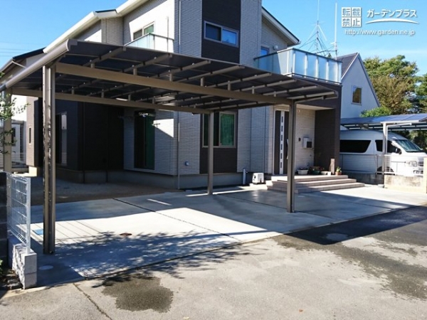 広々と快適に出し入れできる駐車スペース