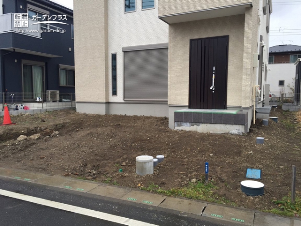 施工前の土の状態の新築建物