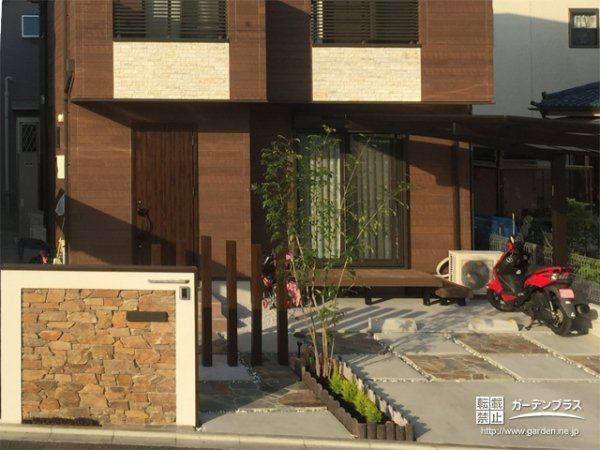 すっきりデザインの表札がお住まいにマッチしています。