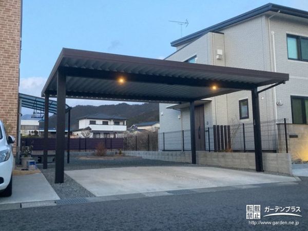 駐車スペースに「ジーポートPro」を設置。耐風性能、耐積雪性能に優れた頑丈なカーポートです。
