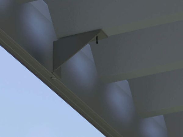 高強度の理由は鼻隠しの補強部品(水上側)