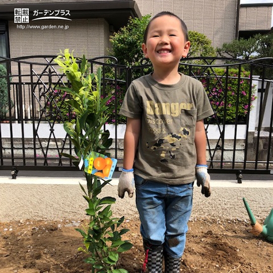 温州ミカン植樹後の記念写真