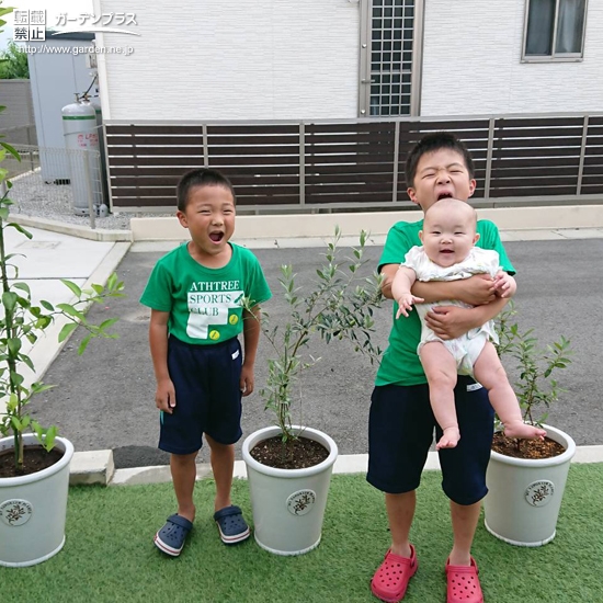 植樹後の記念写真