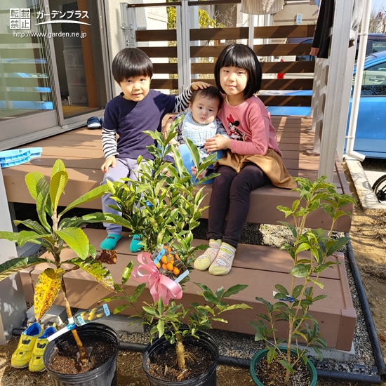 植樹前の記念写真