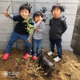 植樹後の記念写真①