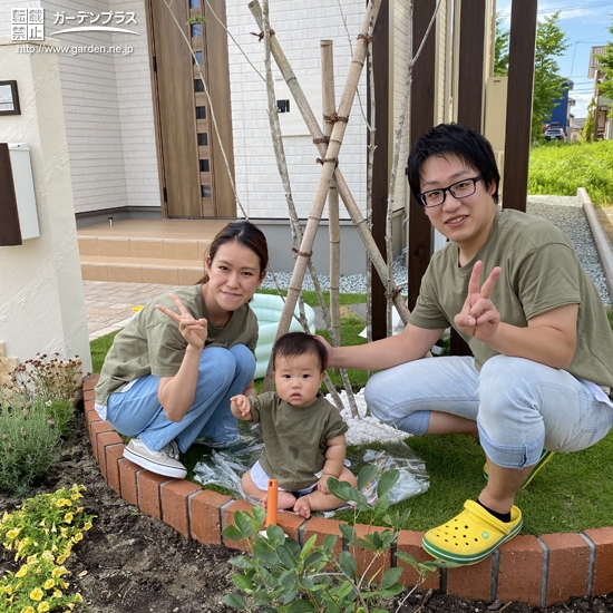 植樹後の記念写真