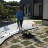 三重県伊賀市ジューンベリーと四季咲きモクセイの植樹風景