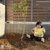 植樹後のレモンと記念撮影