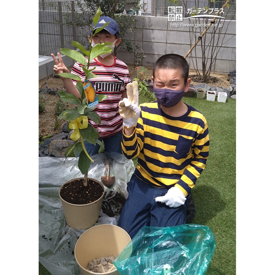 記念樹と記念撮影②