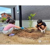 記念樹植樹の様子