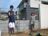 千葉県君津市オリーブの植樹風景