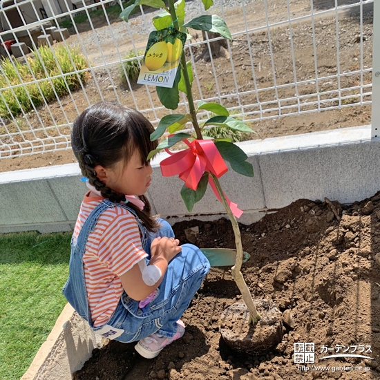 記念樹と記念撮影②