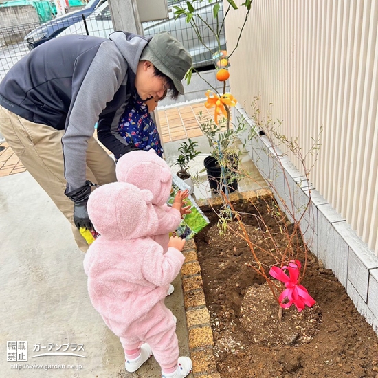 記念樹植樹の様子①