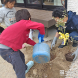 記念樹植樹の様子