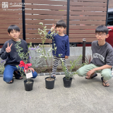 記念樹と記念撮影