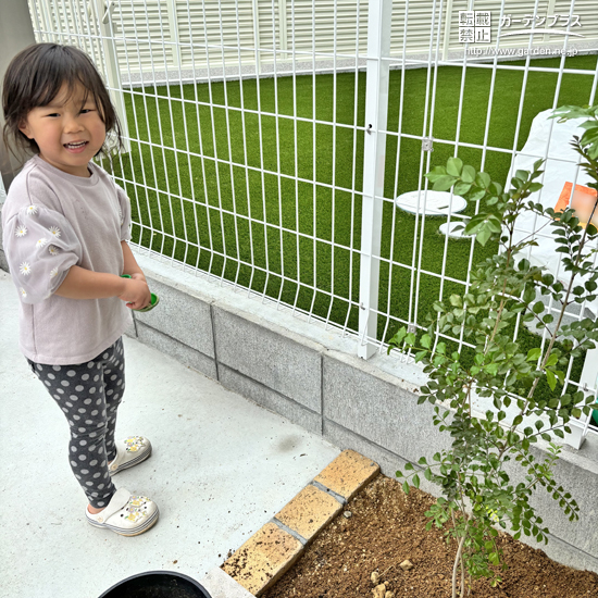 記念樹と記念撮影