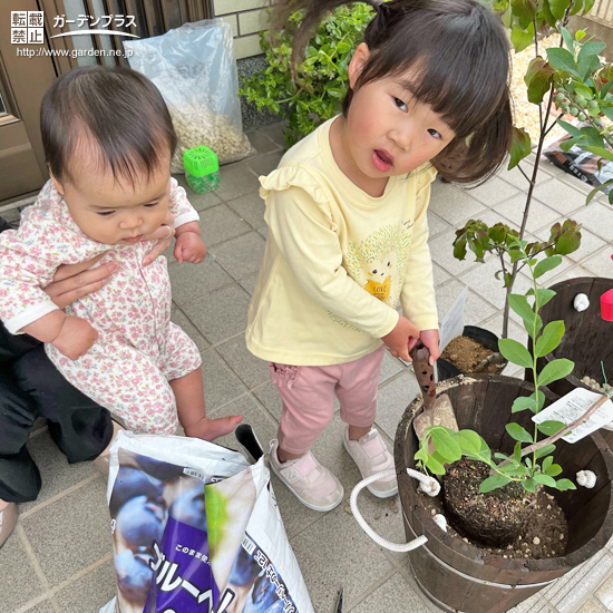 記念樹と記念撮影③