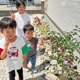 記念樹と記念撮影