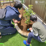 記念樹と記念撮影