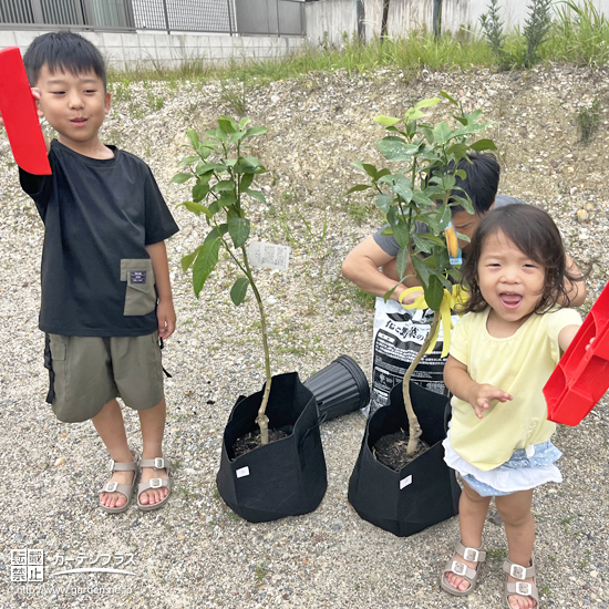 記念樹と記念撮影②